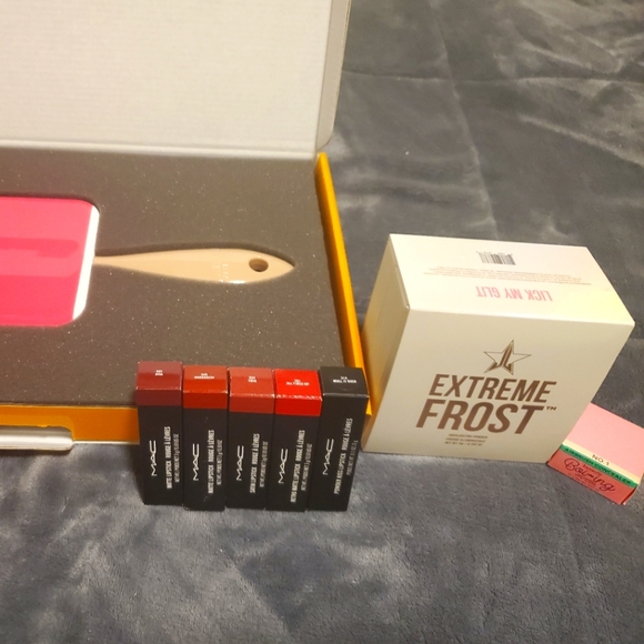 MAC Jeffree Star Benefit